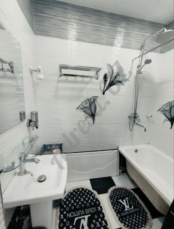 Продается 2 комнатная квартира Паркентский ул.Циалковская