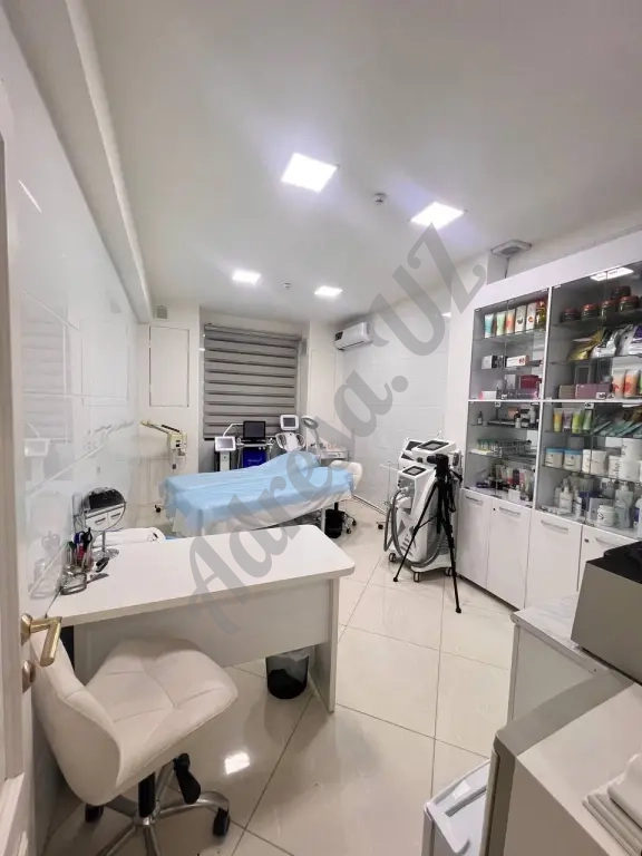 Продается нежилое помещение в новостройке на 1-м этаже