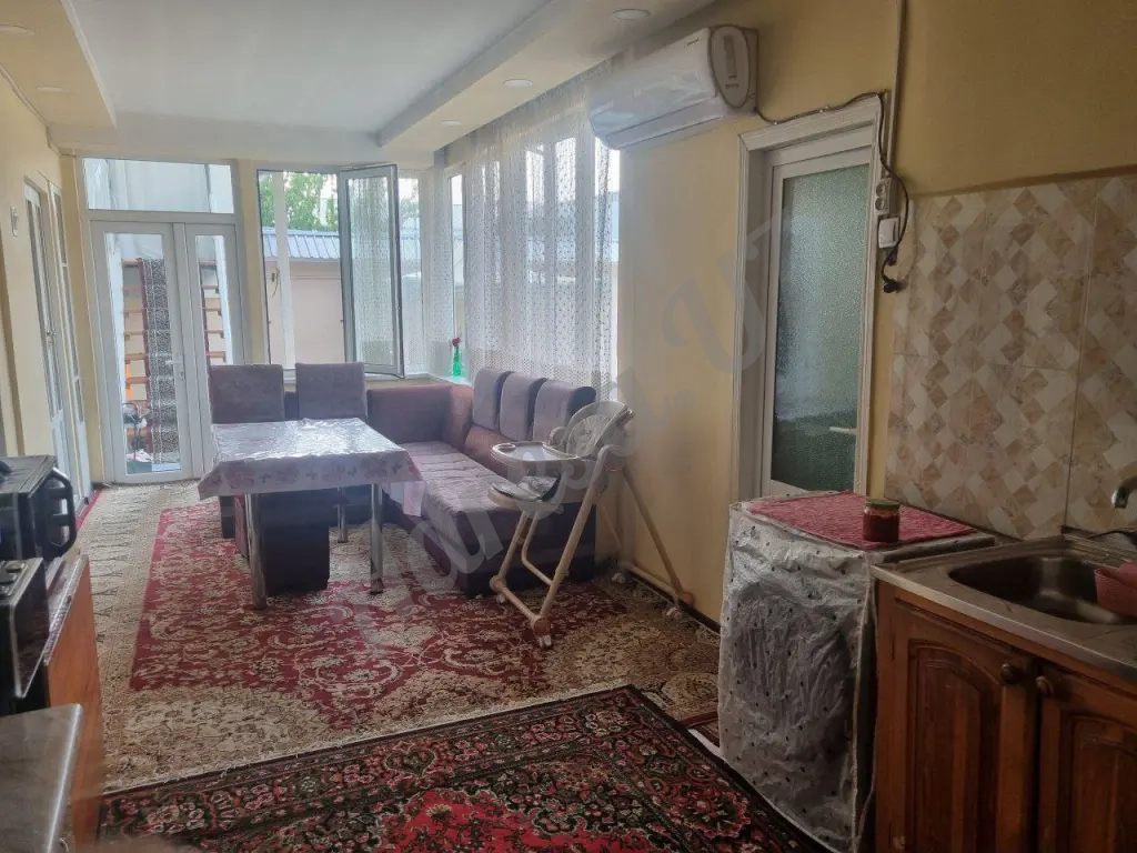 Продается дом с участком Юнусабад Шахристанская