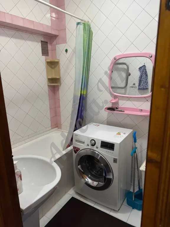 Продается 2 комнатная квартира Паркентский риезий