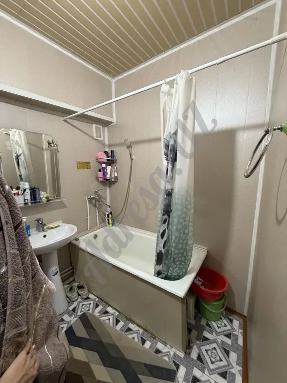 Продается 2 комнатная квартира Паркентский