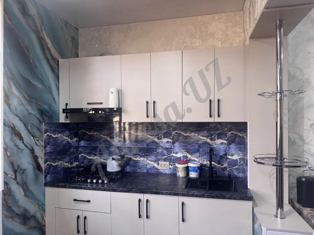 Продается 2 комнатная квартира Юнусабад Сампи