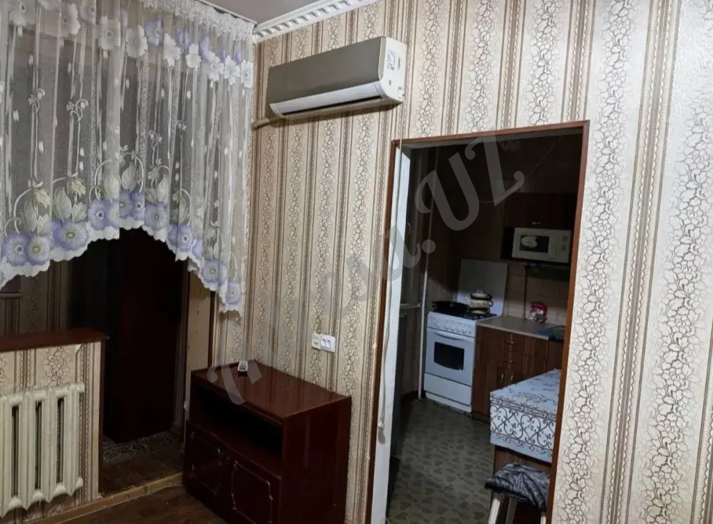 Продается 1 комнатная квартира Массив Феруза