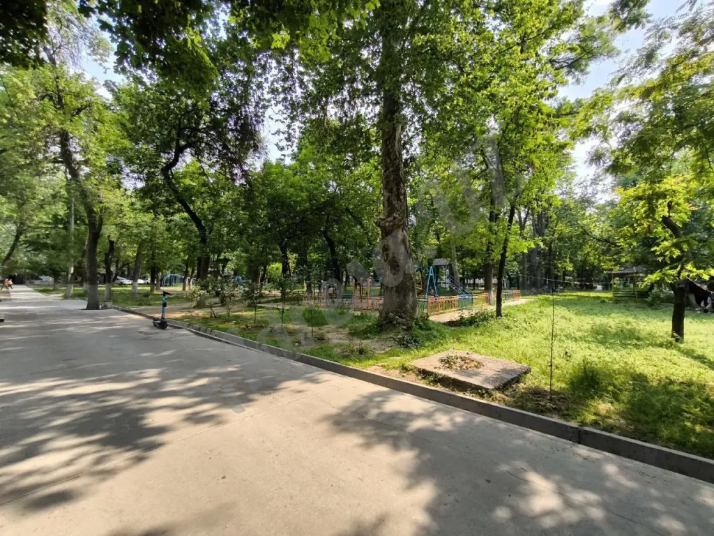 Продается 2 комнатная квартира Чиланзар 11 квартал ориентир Аль Хорезми