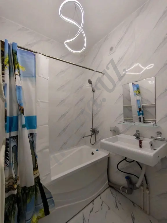 Продается 2 комнатная квартира Чиланзар 11 квартал ориентир Аль Хорезми