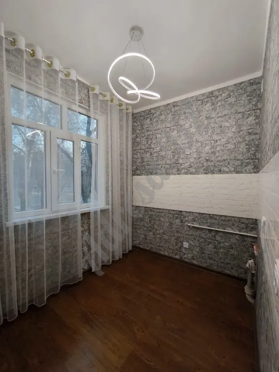 Продается 2 комнатная квартира Чиланзар 11 квартал ориентир Аль Хорезми