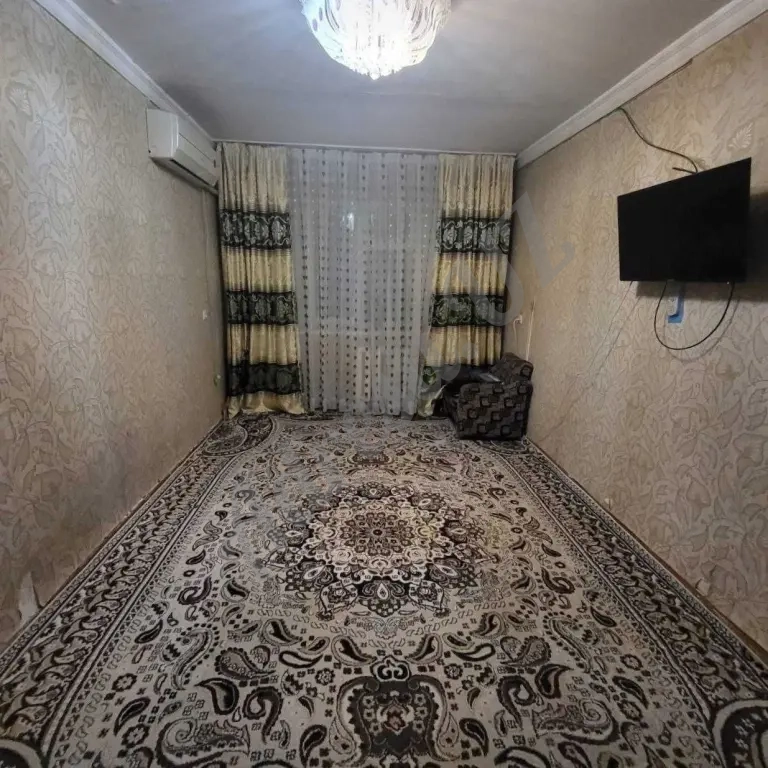 Продается 1 комнатная квартира сзади ТЦ "Next", кафе Сазанчик