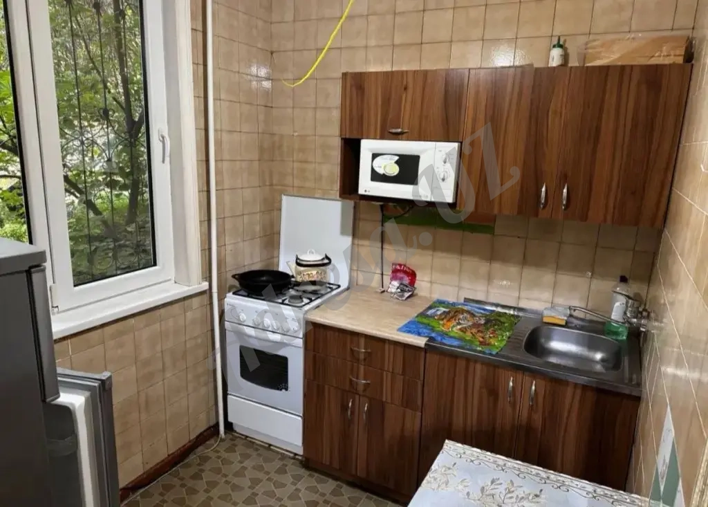 Продается 1 комнатная квартира Массив Феруза