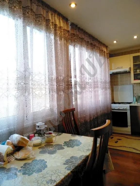 Продается 4 комнаты квартира. Буюк Ипак Йули