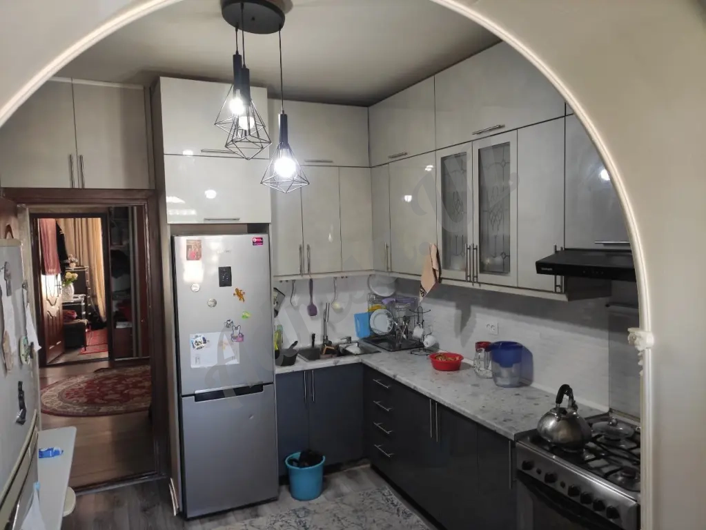 Продаётся на Юнусабаде-19  4 комнаты