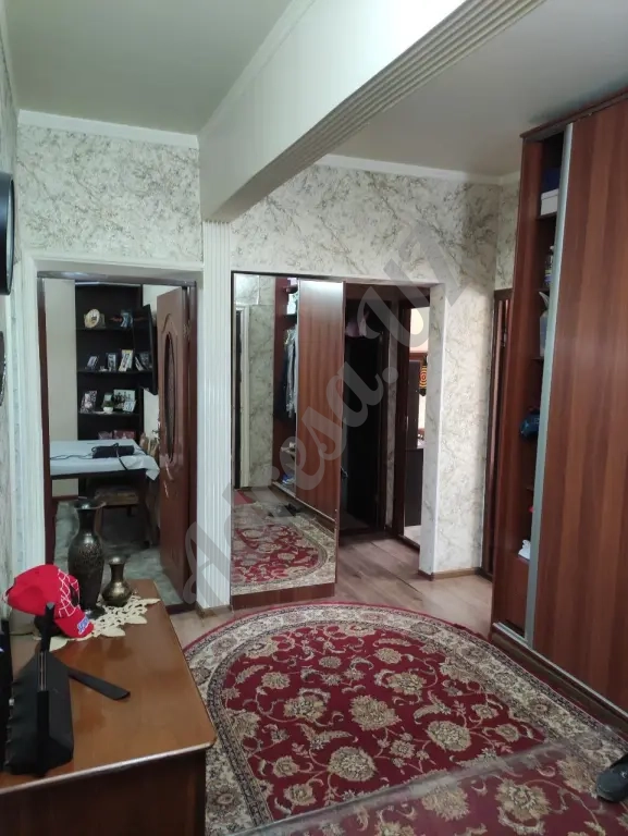 Продаётся на Юнусабаде-19  4 комнаты