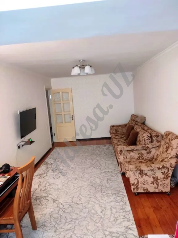 Продается 4 комнаты квартира. Буюк Ипак Йули