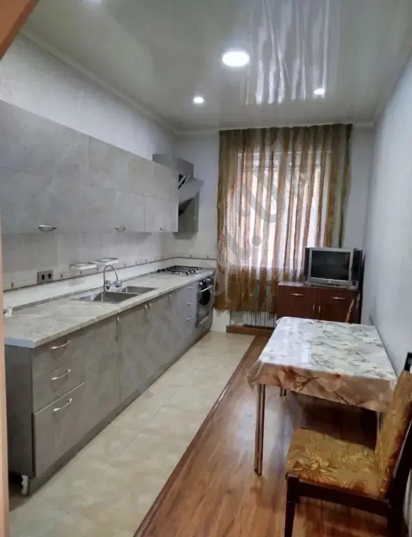 Продажа квартиры 3 комнаты Феруза Кафе "Шукрона"