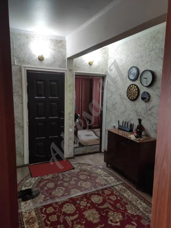 Продаётся на Юнусабаде-19  4 комнаты