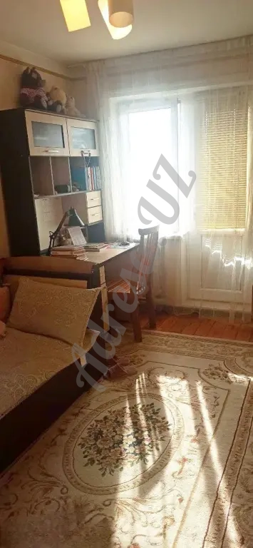 Продается 4 комнаты квартира. Буюк Ипак Йули