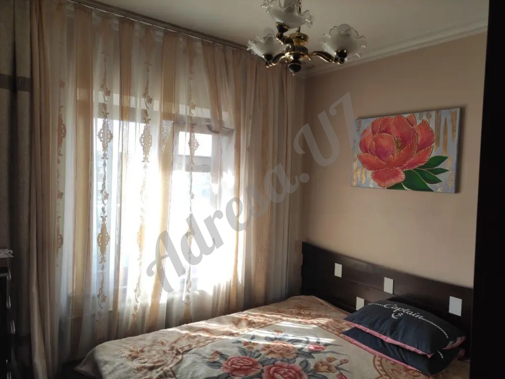 Продаётся на Юнусабаде-19  4 комнаты