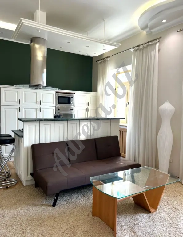 Слается в Аренду квартира Ц-1 3 комнаты