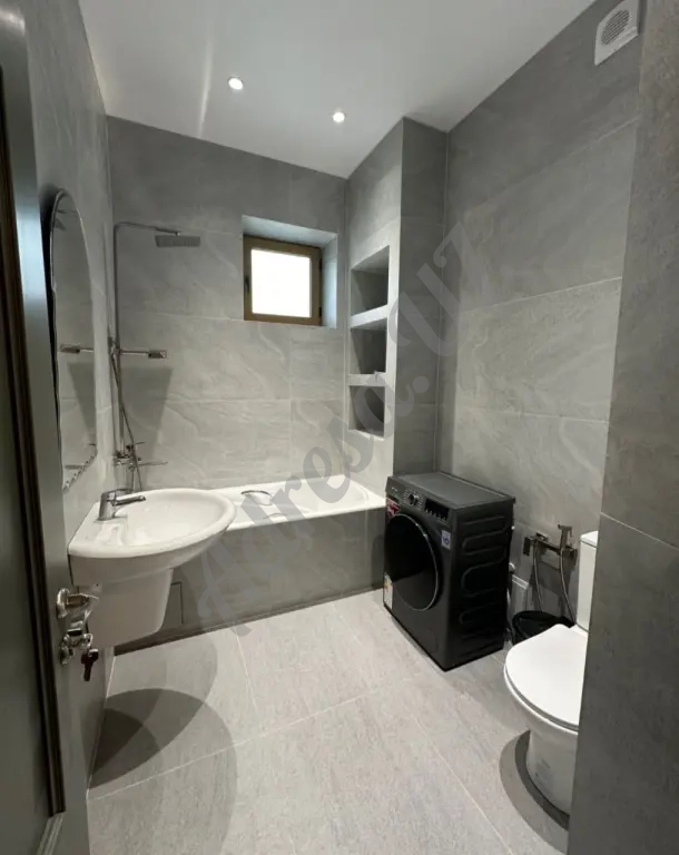 Слается в Аренду квартира Ц-1 3 комнаты