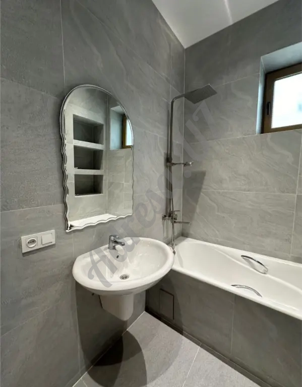 Слается в Аренду квартира Ц-1 3 комнаты