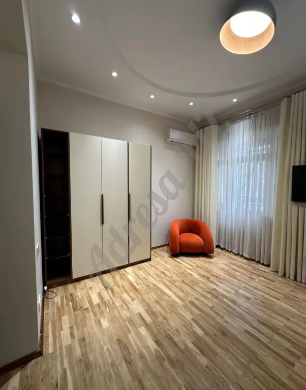 Слается в Аренду квартира Ц-1 3 комнаты