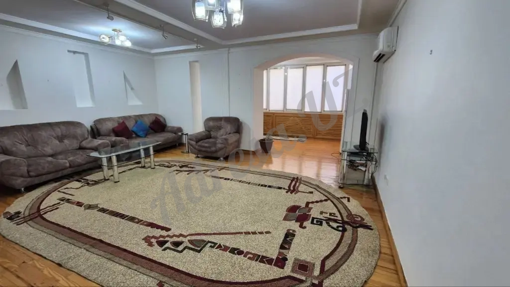 Сдаётся 4 комнатная квартира на Ц1