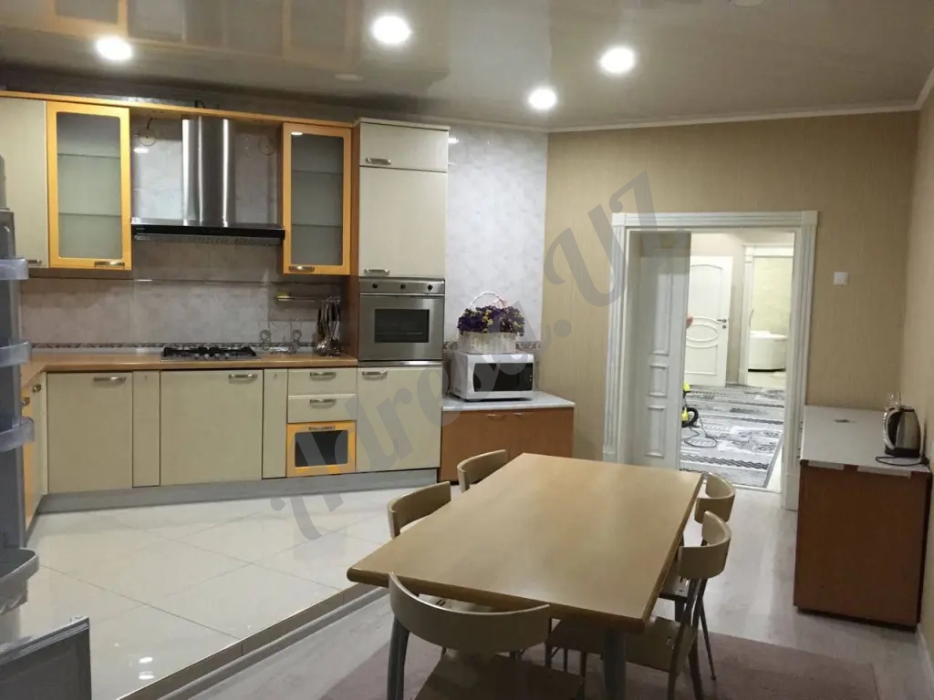 Квартира Яккасарайский район Ракат Махалля ул.Бабура