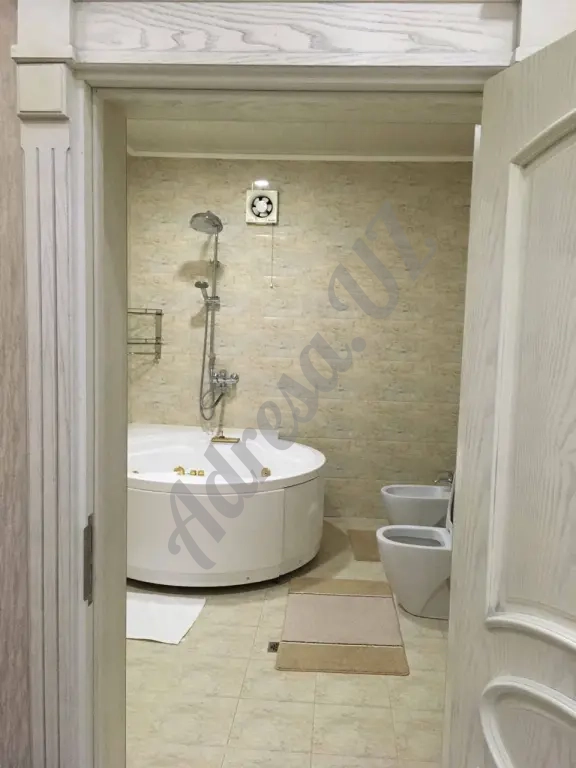 Квартира Яккасарайский район Ракат Махалля ул.Бабура